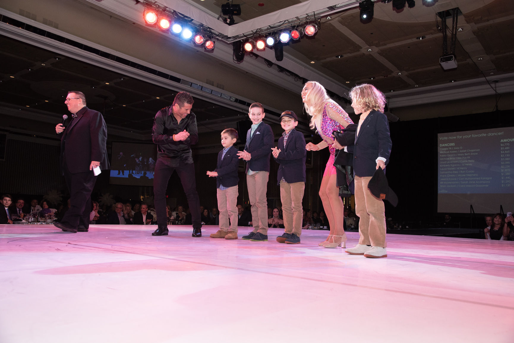 110318_acw_dancinggallery-570.jpg